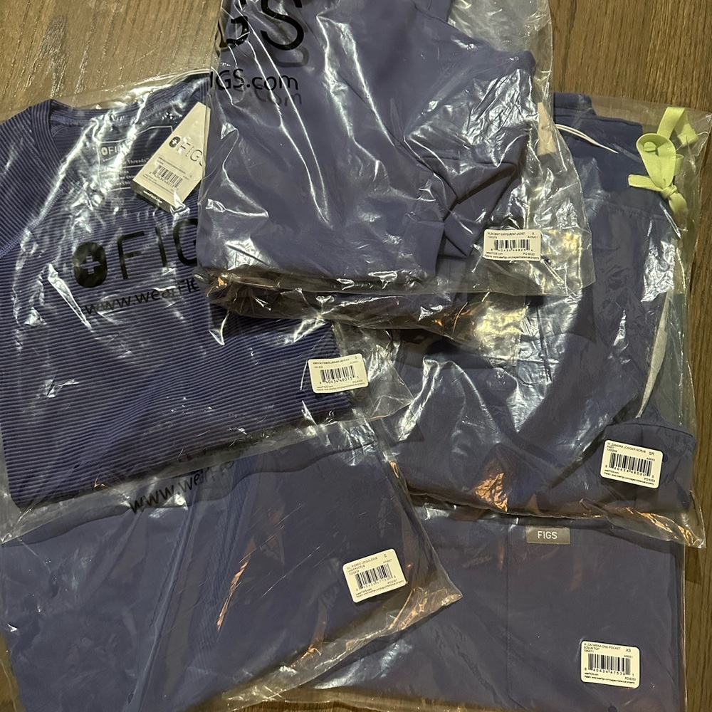 FIGS Wayfarer Scrub Ensemble